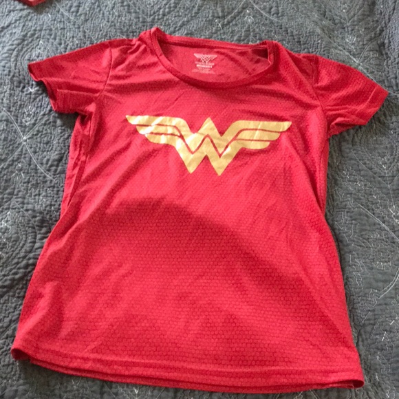 🎃Wonder Woman red jersey shirt- Small - Picture 1 of 7